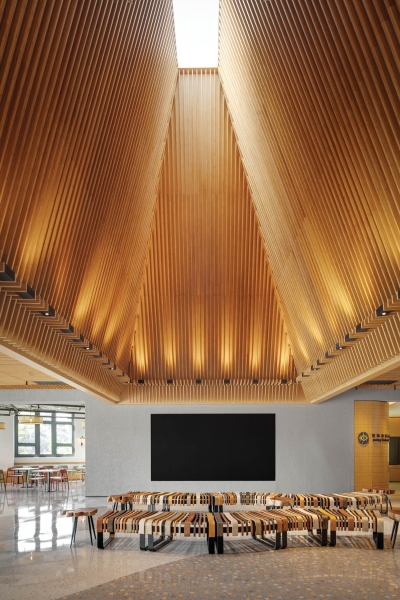 5 Standout Institutional Settings With Dramatic Flair