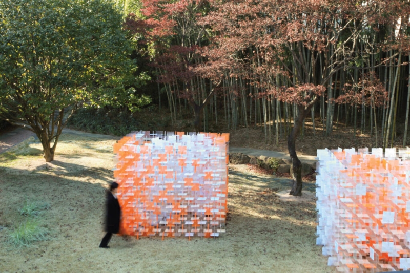 This Outdoor Installation Explores the Possibilities of Polycarbonate