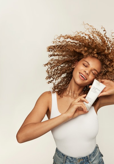 Olaplex's Patented Bond Shaping Technology Supports the Curl Community