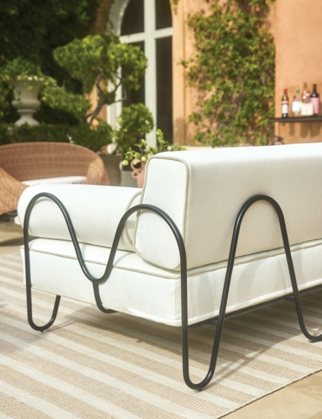 Recall the SoCal Sunshine With These Poolside Accents