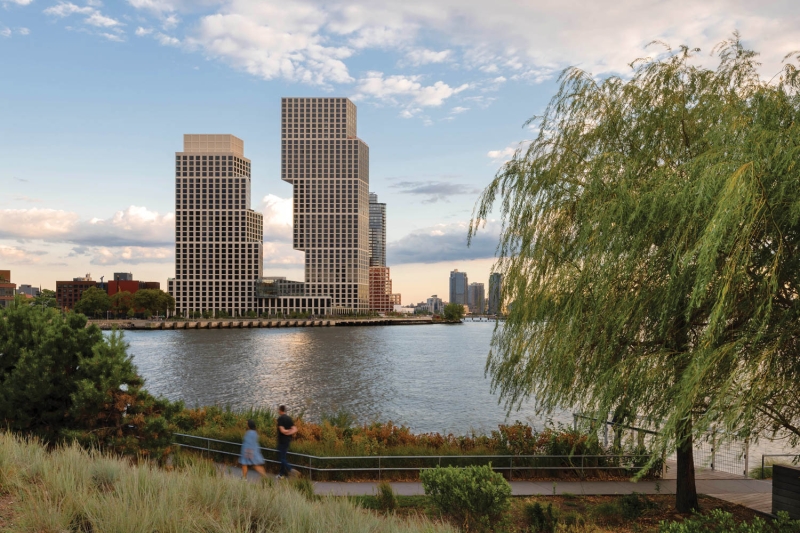 A Residential Complex Soars Over the Waterfront in Brooklyn