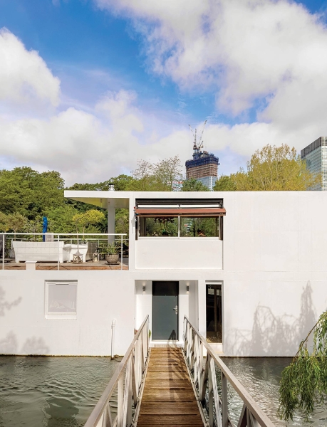 Avenue Rachel Studio's Eco-Friendly Renovation on the Seine